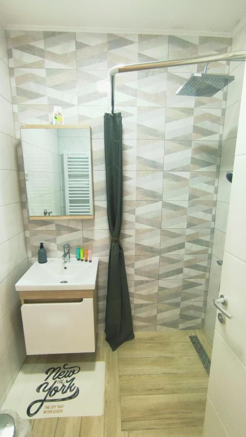 Apartman Lena Apartment Tuzla Exterior foto